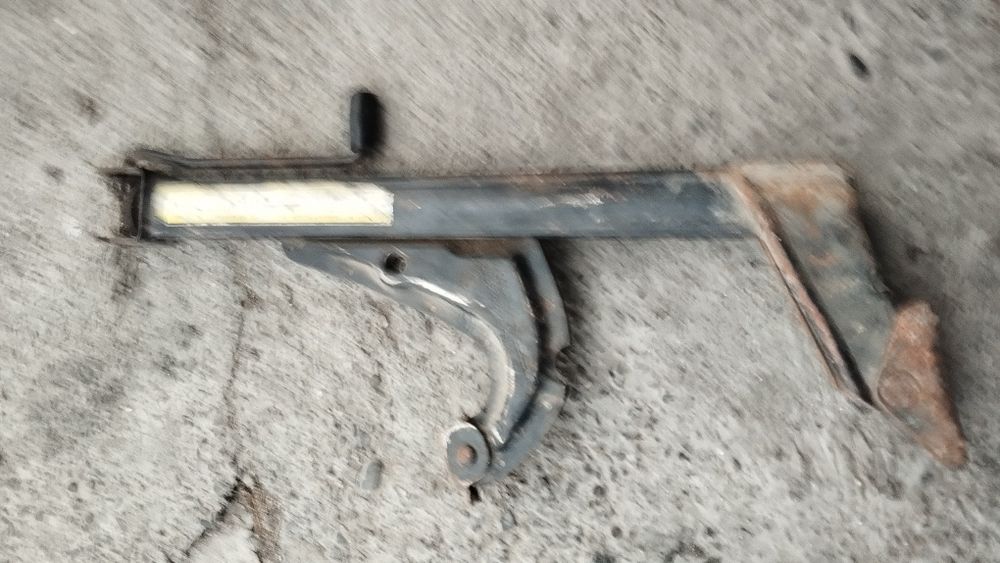 Домкрат на ВМВ оригинал