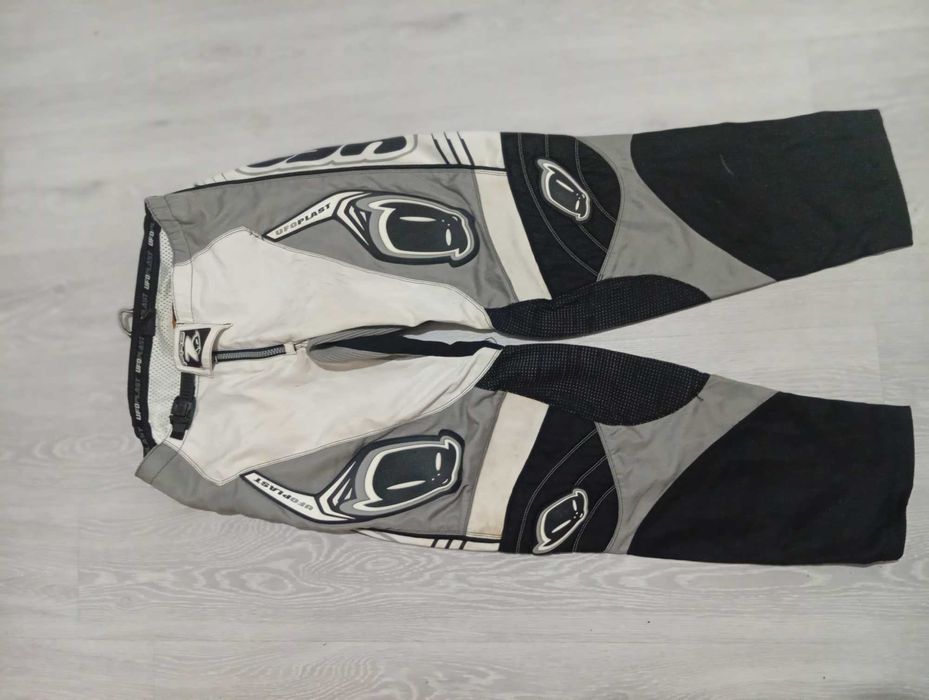 Продавам мото панталони