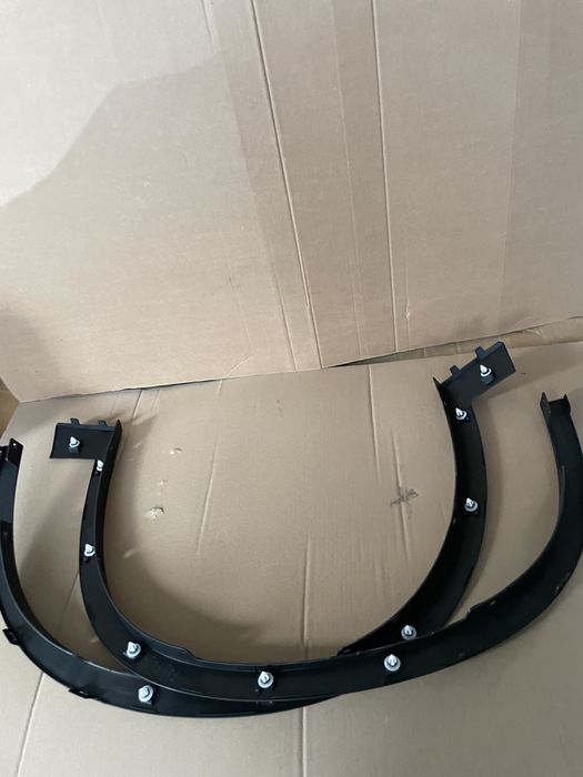 Overfender  aripa BMW X1 F48 ornament aripa bara