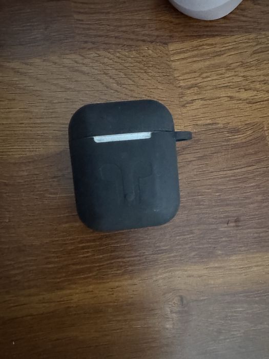Кейс от airpods, с чехлом