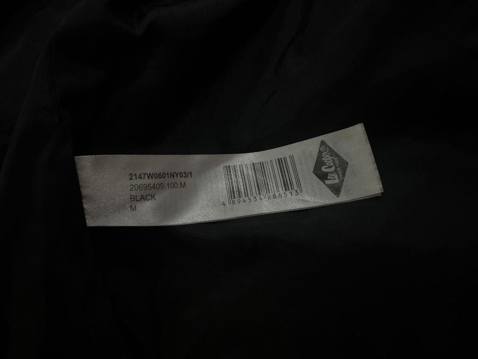 Geaca lucioasa lee cooper