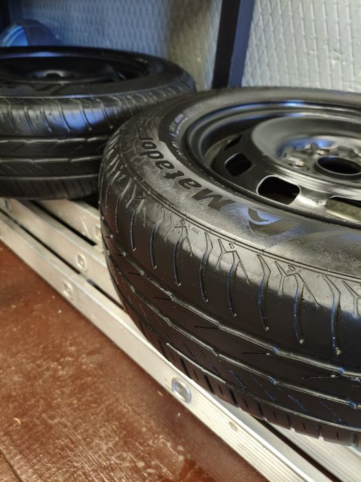 Продам резину на дисках.