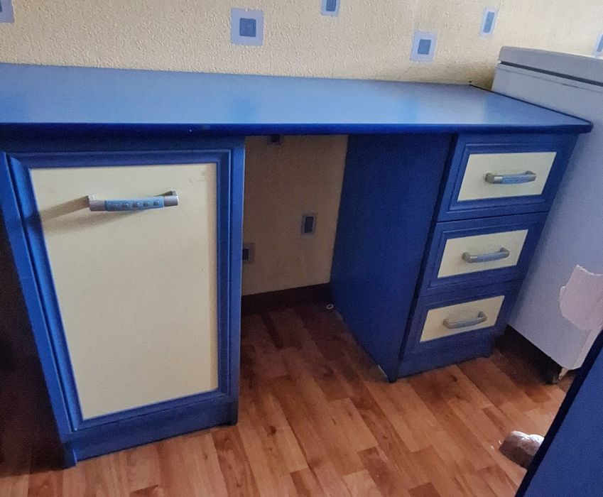 Продаётся детская б/у мебель