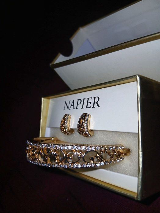 Из США, элегантный набор от бренда Napier