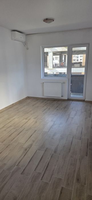 Garsoniera 46 m de închiriat nemobilata