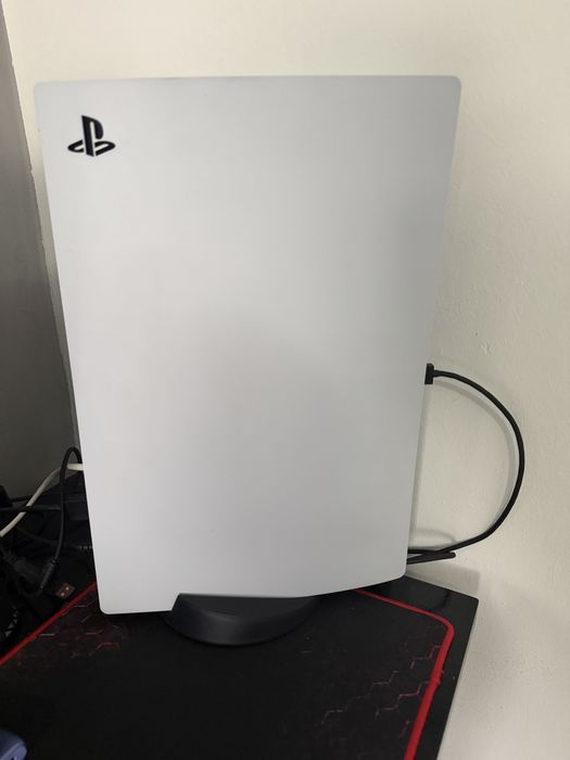 Vând PlayStation 5 (PS5) – stare impecabilă