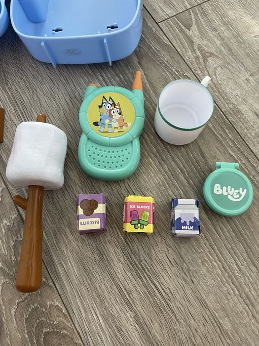 Jucarii Bluey la picnic