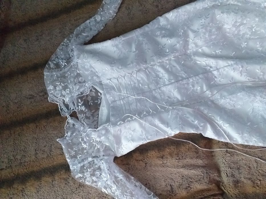 Белое свадебное платье