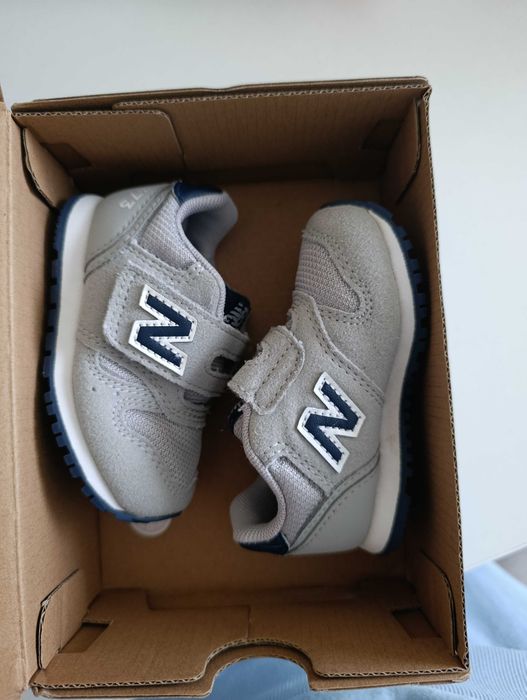 Бебешки/детски маратонки New Balance р-р 20