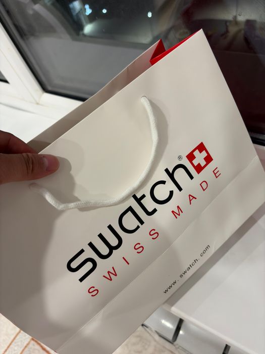 Часы Swatch & Omega mission to saturn