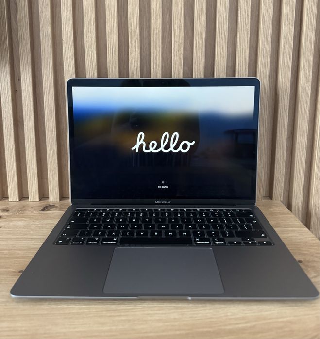 MacBook Air M1 13” 2020 Silver / 256GB / 8GB / stare excelentă