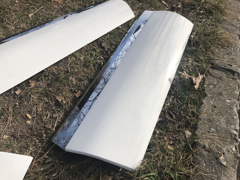 Продавам лайстни на врати за wv Touareg 2010-2017