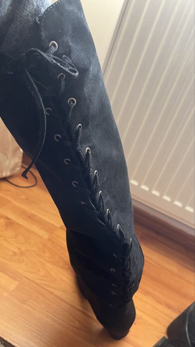 Cizme lungi in stare foarte buna