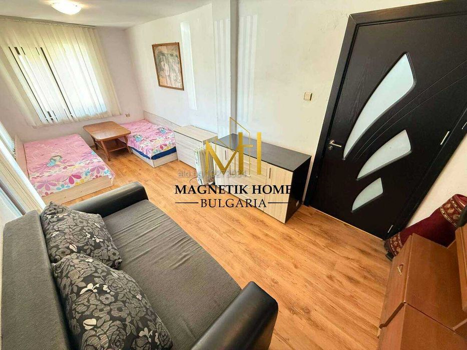 Страхотен партерен етаж от къща с 2 спални и 2 бани в ж.к. Сарафово