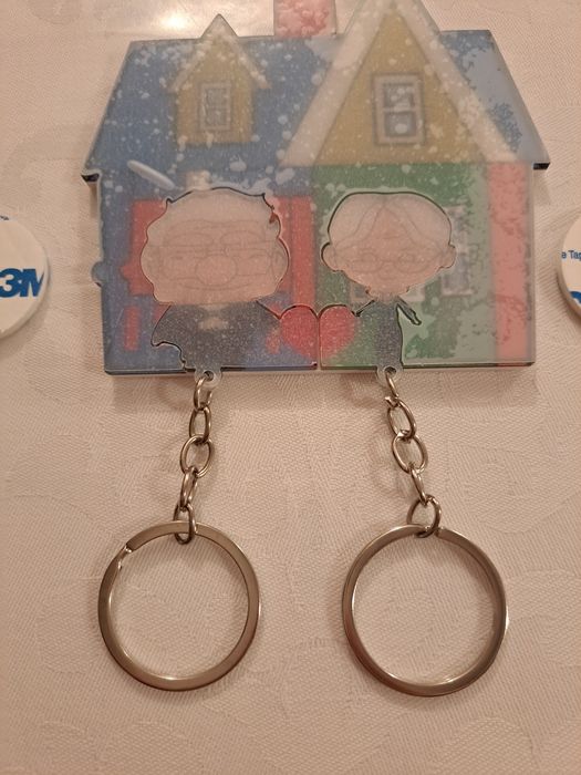 Брелок (брелки)Домик с шарами парные