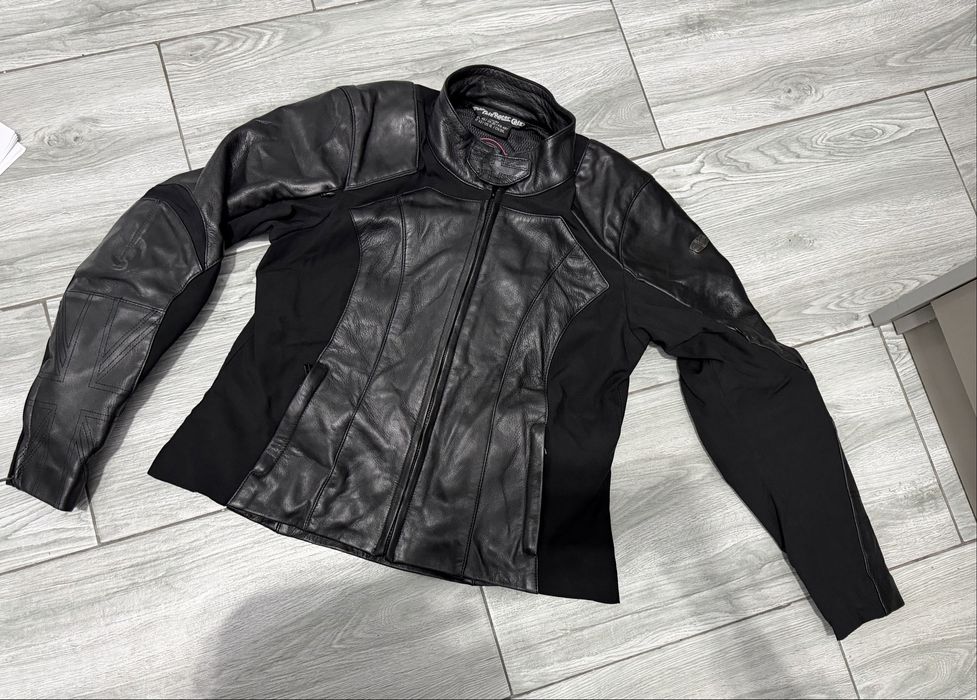 Jacheta moto ca și nouă de piele măsura 3XL damă