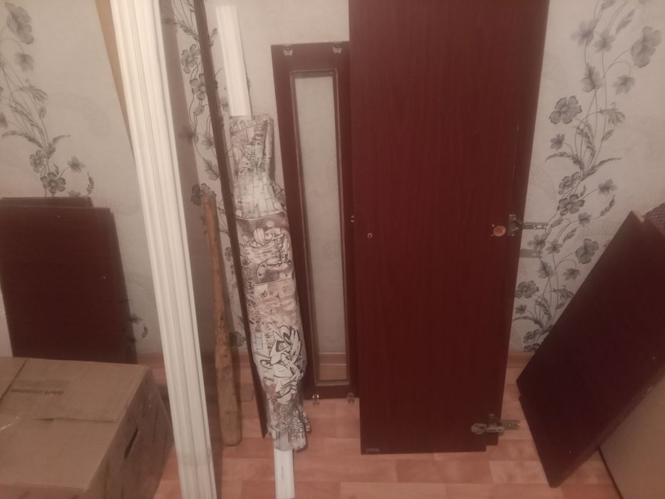 Отдам даром стенку