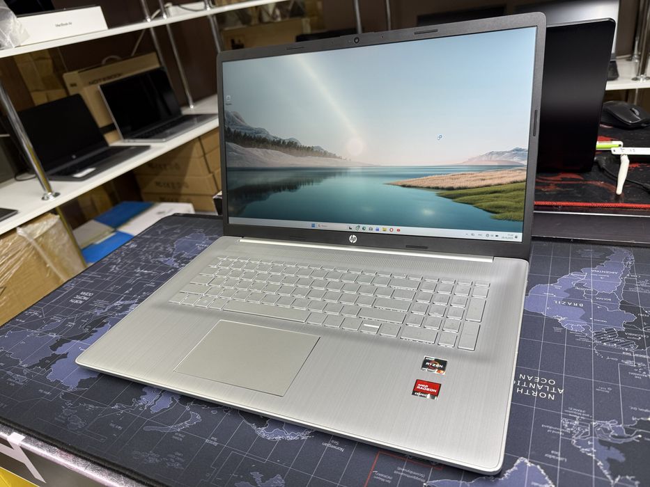Ноутбук HP Laptop 17s - Ryzen 3-5300U/8Gb/512Gb