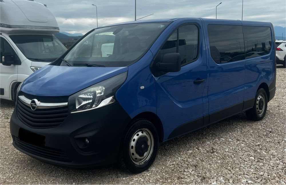 Opel vivaro 2018/1,6 diesel / 9 locuri / clima fata spate