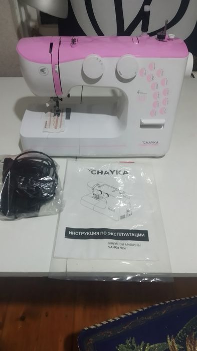 Продам новую швейную машинку Чайка в коробке