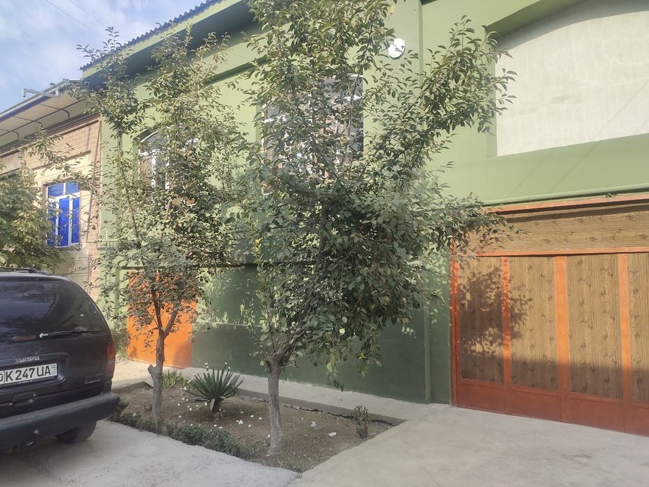 6 сотикли ховли Уй сотилади ёки 5-микрарайондеги домларга бартер