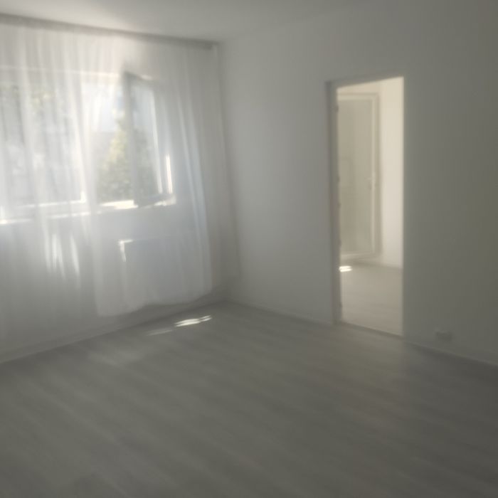 Închiriez apartament cu 2camere Ploiesti zona Mihai Bravu,totul nou, nemobilat