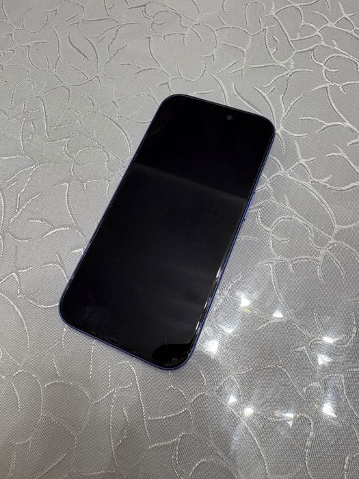Продам IPhone 16