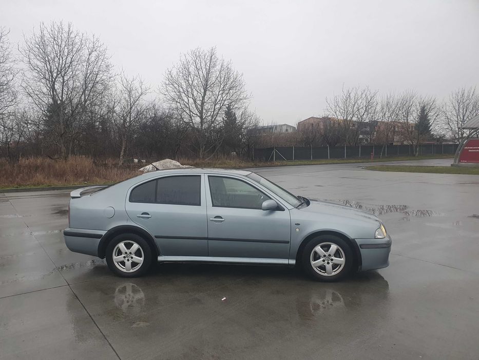 Skoda Octavia 1.6 benzina  2002