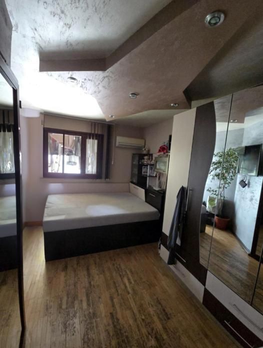 Дава се под наем Двустаен апартамент в Пловдив, Кючук Париж - 60 кв.м за 357 € - Снимка #2