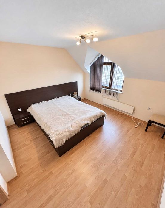 Тристаен под наем в Банско, 80 м², 2 спални – дългосрочно