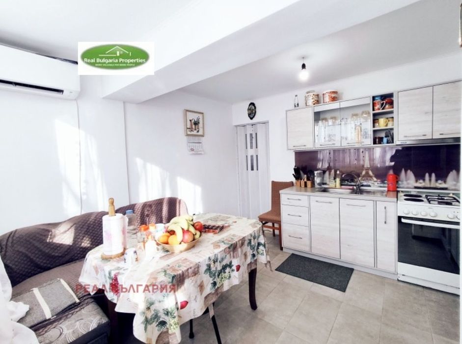 Продава се Двустаен апартамент в Русе, Център - 62 кв.м за 1257 €/кв.м - Снимка #3