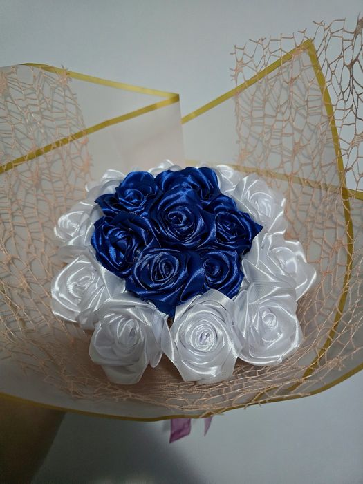 Vand buchet cu trandafiri din satin