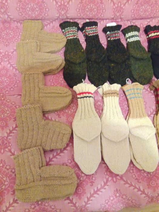 Ciorapi lână,botosi,cipici.Noi.