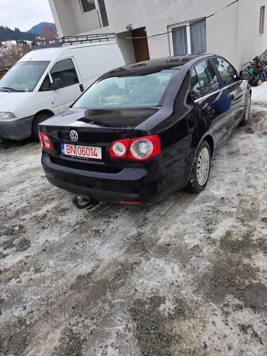 Vand Vw Jetta 1,9 tdi anul 2005 , pret 2700 euro