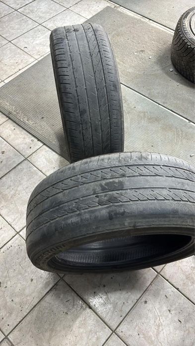 Продам шины б/у 235/45 R18
