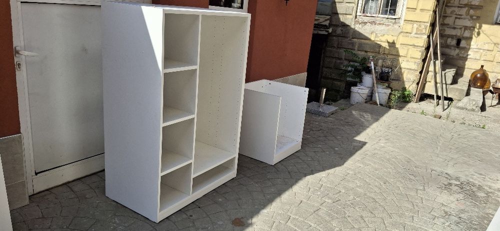 легло Икея ,налично е,и матрак е включен в цената,