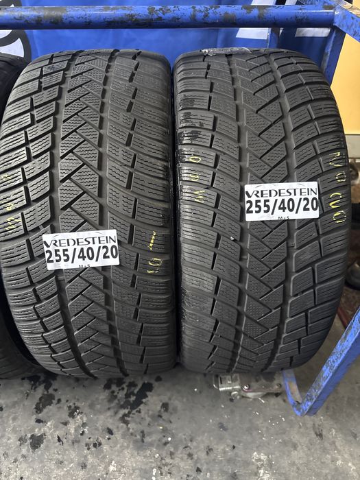 255/40/20 Vredestein M+S