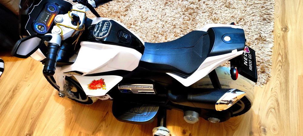 Детски акумулаторен мотор