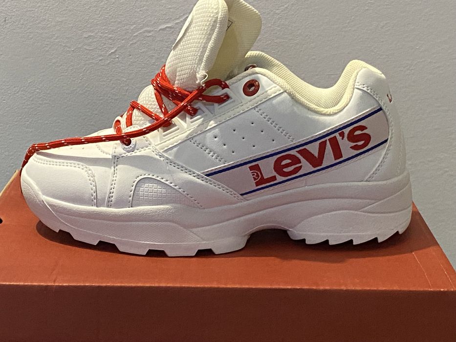 Adidași noi (nepurtati) mărimea 37