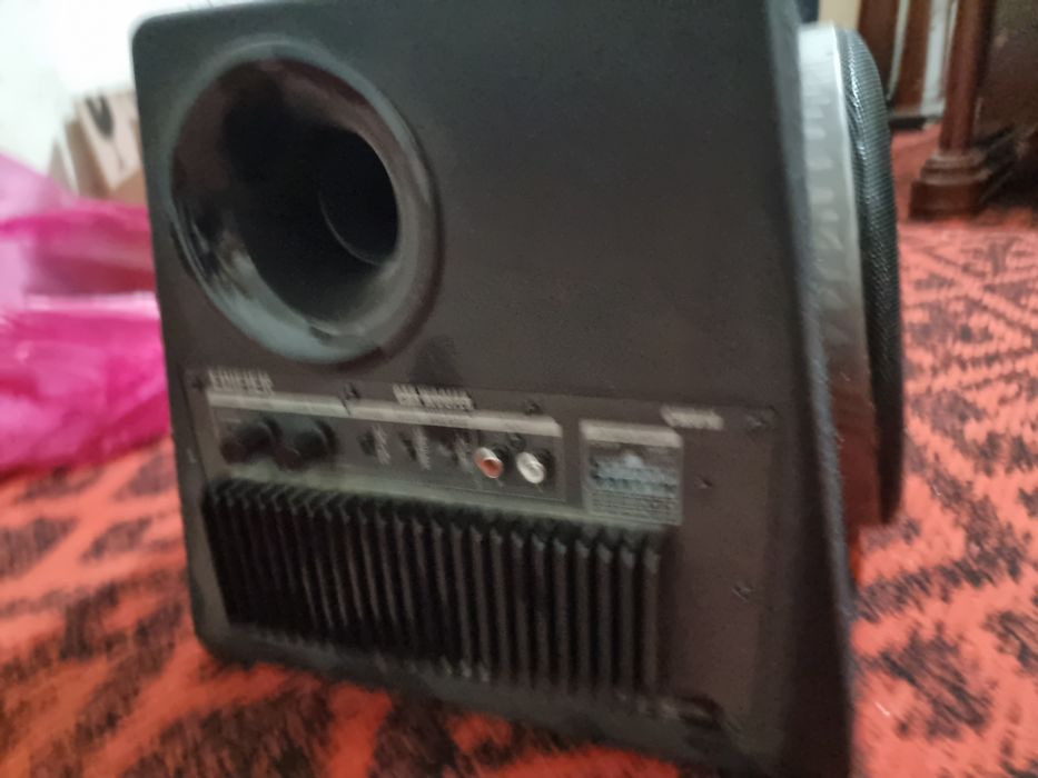 Автомобильный сабвуфер Edifier CW810