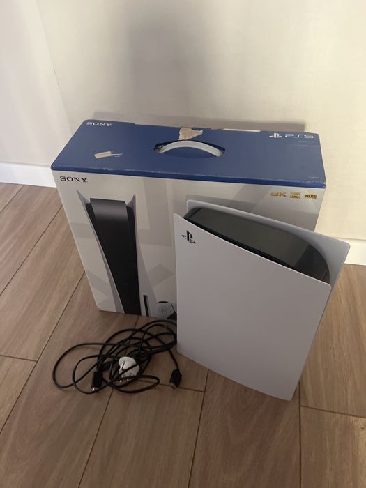 Плестейшн 5 срочно торг есть