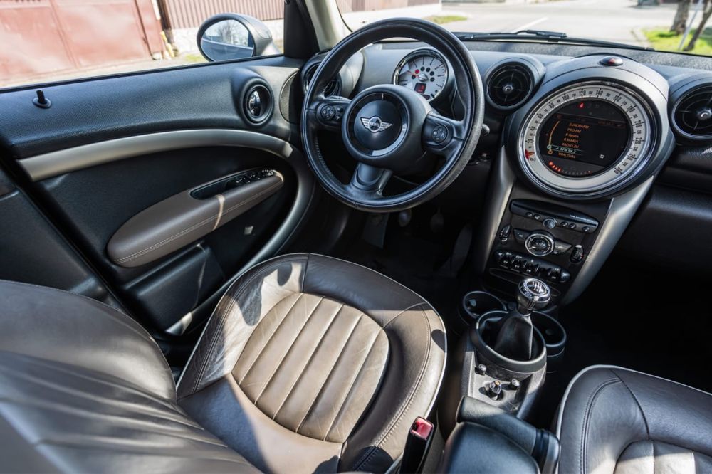 Vand Mini Countryman- sau schimb cu automata