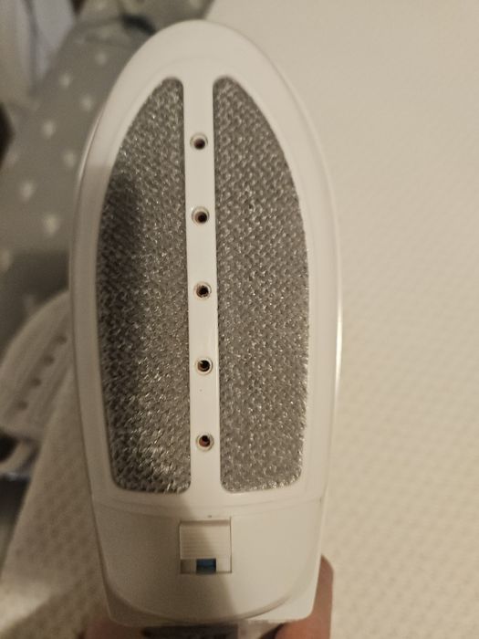 Fier de calcat vertical cu abur