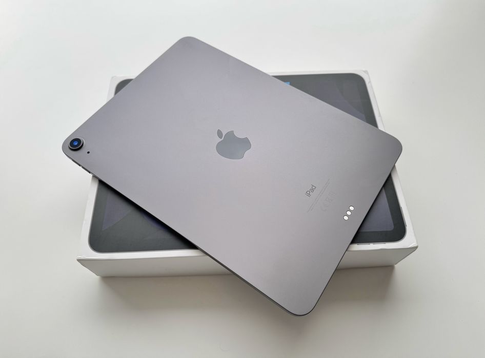 iPad Air (4th Generation) Space Gray Wi-Fi, 64 GB + Apple Pencil 2