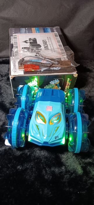 Амфибийна кола с дистанционно управление с LED светлина