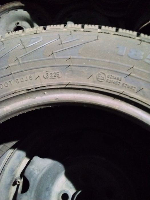 Продам зимние шины IKON 185/70 R14
