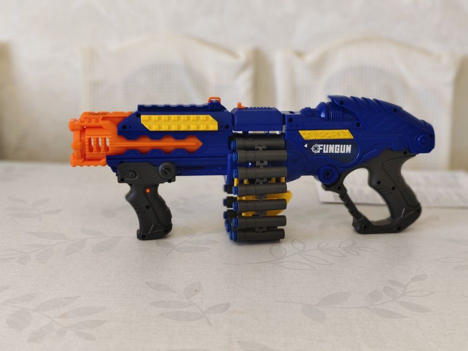 Продам игрушечный автомат