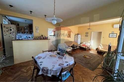 Продава се Етаж от къща в Шумен, Пожарната - 110 кв.м за 1395 €/кв.м - Снимка #7