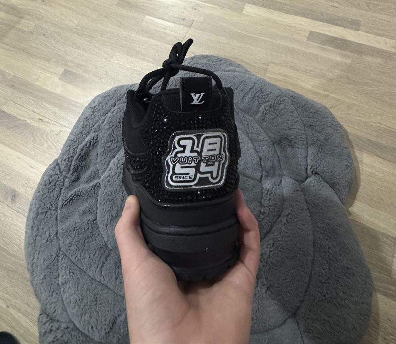 lv skate cristals