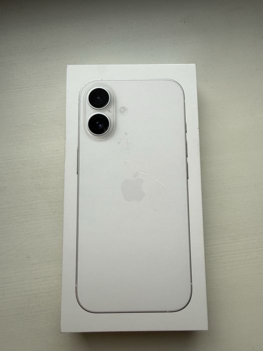 iPhone 16 белый